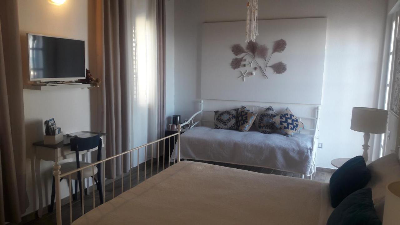 La Casa Di Nina Bed & Breakfast La Maddalena  ภายนอก รูปภาพ