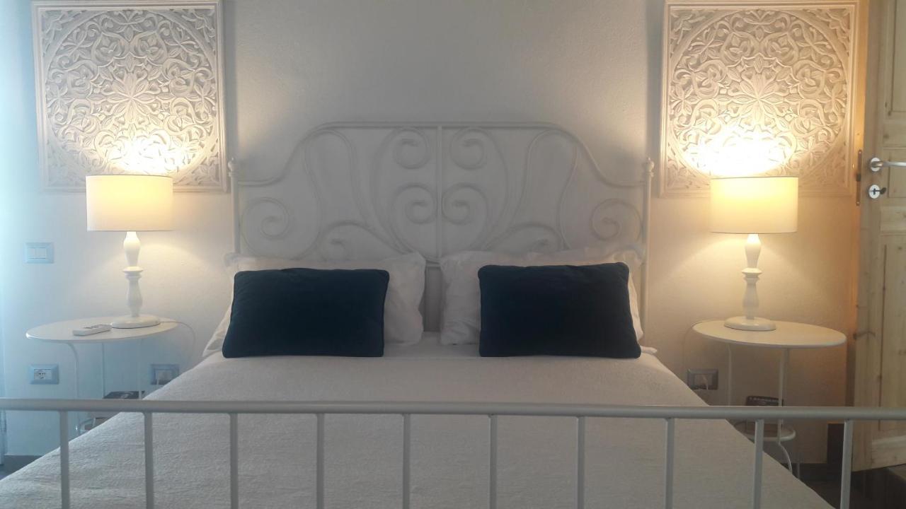 La Casa Di Nina Bed & Breakfast La Maddalena  ภายนอก รูปภาพ