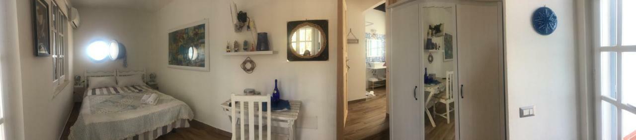 La Casa Di Nina Bed & Breakfast La Maddalena  ภายนอก รูปภาพ